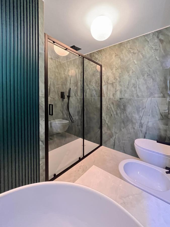 Yls Luxury Suites มิลาน ภายนอก รูปภาพ