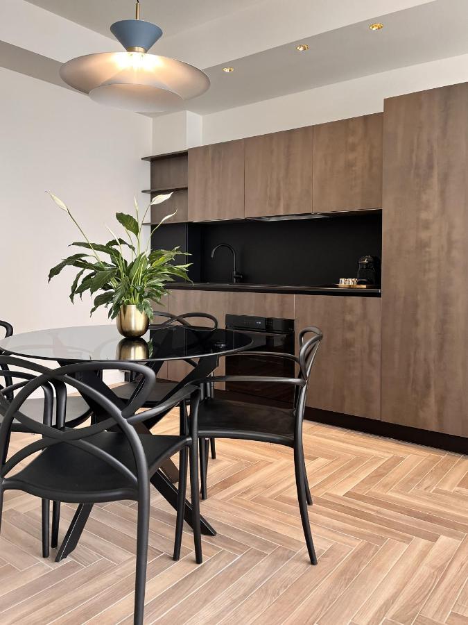 Yls Luxury Suites มิลาน ภายนอก รูปภาพ