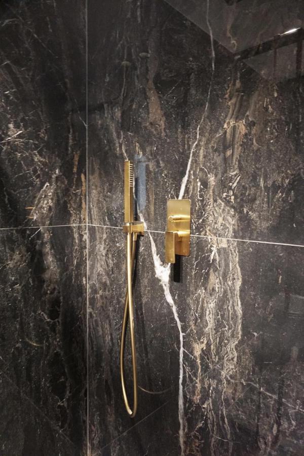 Yls Luxury Suites มิลาน ภายนอก รูปภาพ